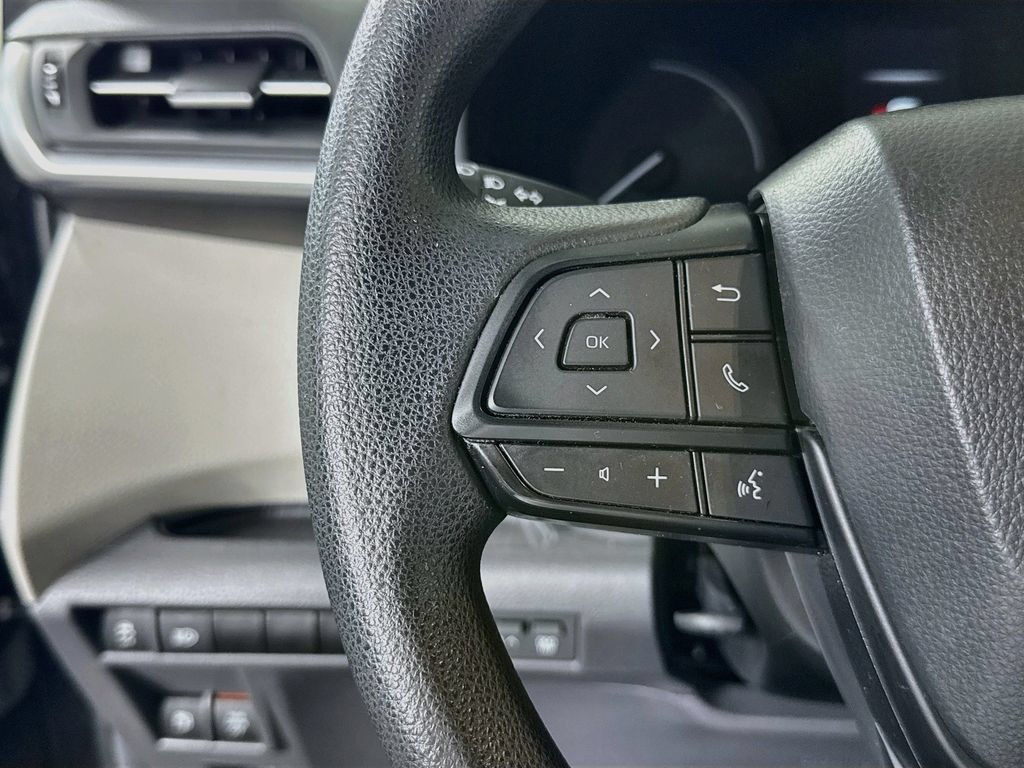 Certified 2024 Toyota Sienna LE FWD image 20