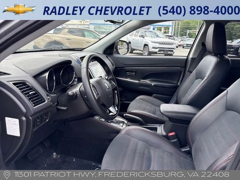 Used 2025 Mitsubishi Outlander Sport AWD image 5