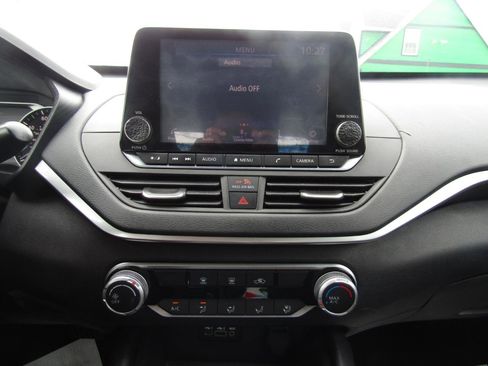 Used 2020 Nissan Altima 2.5 S FWD image 16