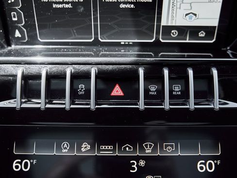 Used 2022 Lamborghini Urus AWD/4WD image 71