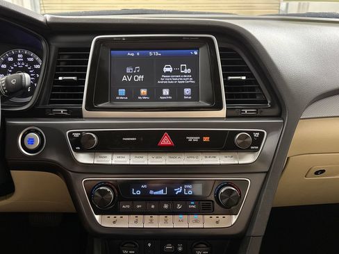 Used 2019 Hyundai Sonata SEL w/ Tech Package 02 FWD image 17