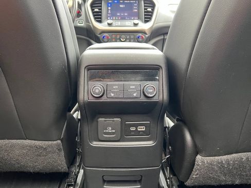 Used 2021 GMC Acadia Denali w/ Denali Technology Package FWD image 25