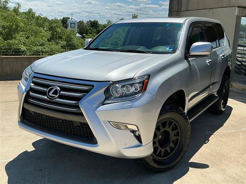 Used 2016 Lexus GX 460 w/ Premium Package AWD/4WD image 2