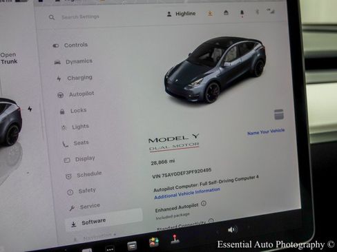 Used 2023 Tesla Model Y Long Range image 31