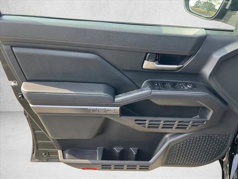 Used 2025 Toyota Tacoma TRD Off-Road image 11