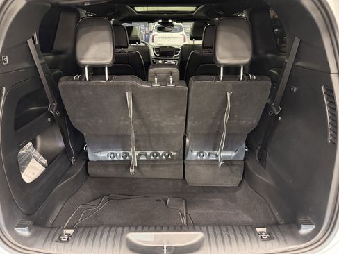 Used 2023 Chrysler Pacifica Touring-L w/ S Appearance Package image 25