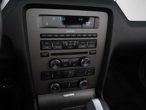 Used 2013 Ford Mustang Premium image 17