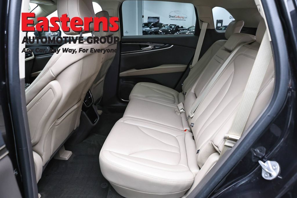 Used 2022 Lincoln Nautilus AWD w/ Premium Package image 24