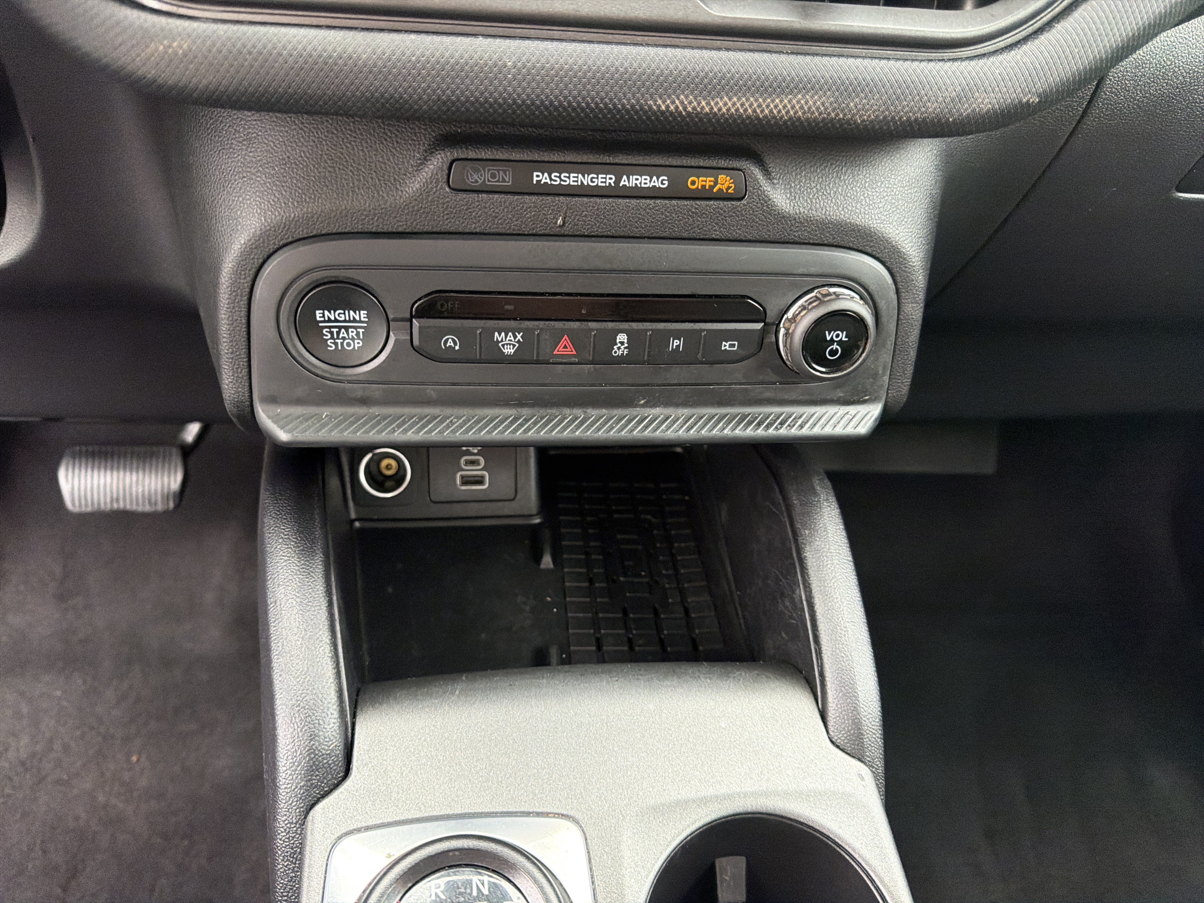 Certified 2025 Ford Bronco Sport Outer Banks w/ Outer Banks Tech Package+ AWD/4WD image 34