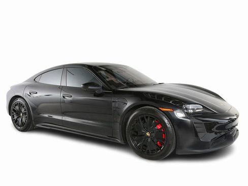 Used 2022 Porsche Taycan GTS image 10