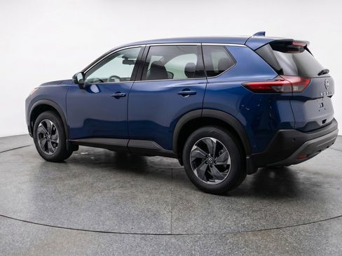 Used 2025 Nissan Rogue SV FWD image 5