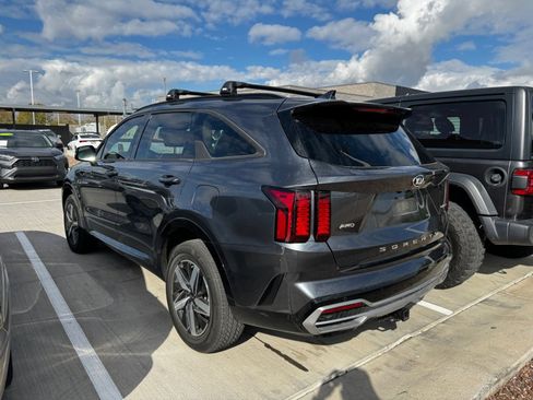 Certified 2021 Kia Sorento EX image 3
