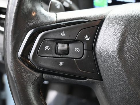 Used 2022 Chevrolet Bolt EUV LT w/ Convenience Package image 22