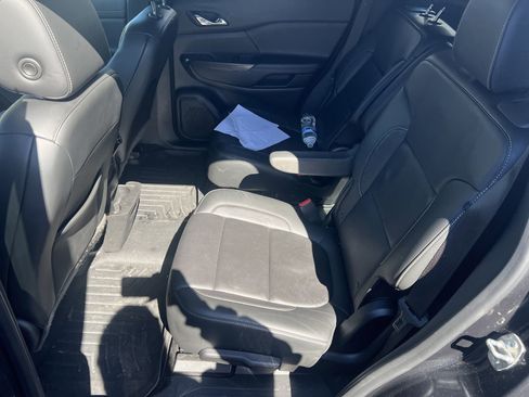 Used 2020 GMC Acadia SLT w/ Driver Alert Package II image 16