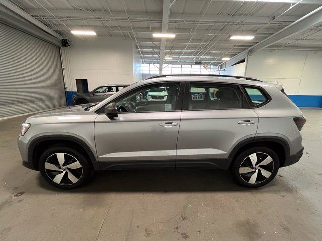 Used 2025 Volkswagen Taos S AWD/4WD image 5