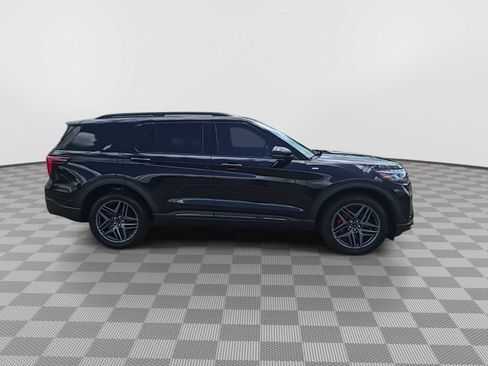 Used 2025 Ford Explorer ST-Line w/ ST-Line Street Pack AWD/4WD image 9