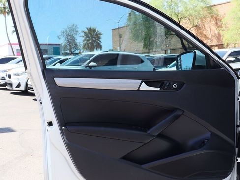 Used 2015 Volkswagen Passat 1.8T SE image 36