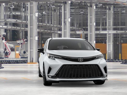 New 2026 Toyota Sienna XSE image 16