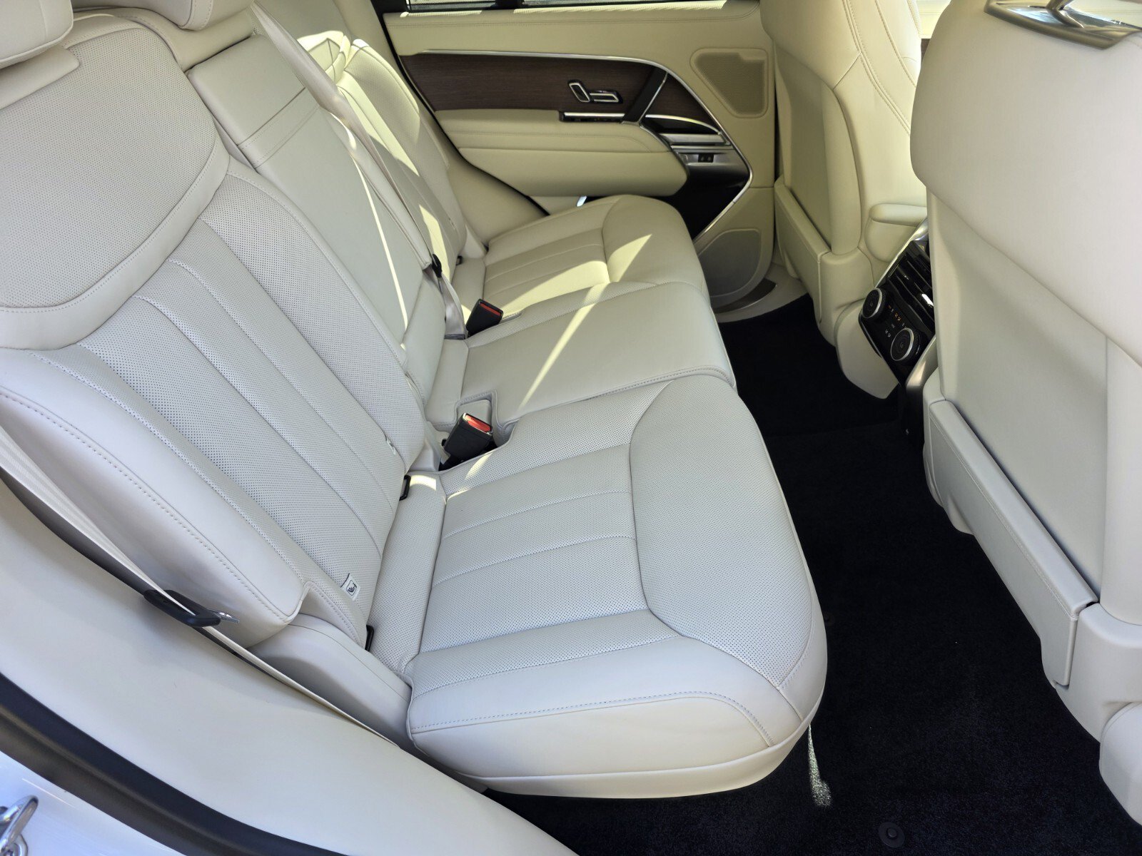 New 2026 Land Rover Range Rover SE AWD/4WD image 5