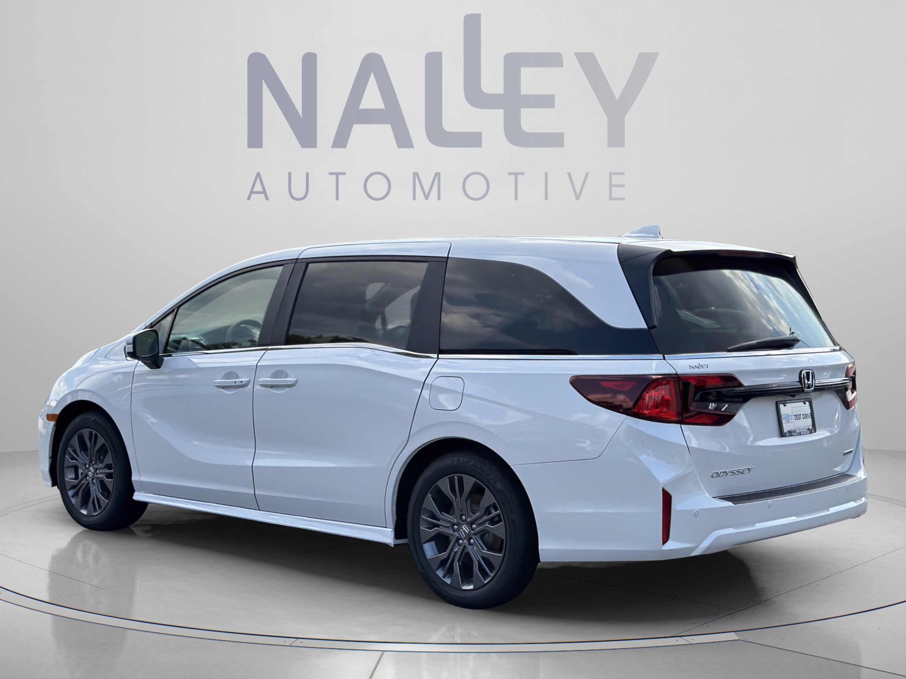 New 2027 Honda Odyssey Touring image 3
