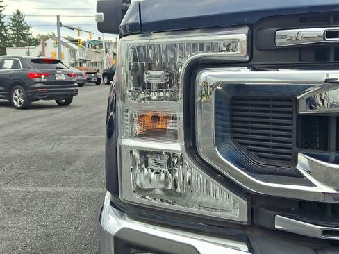 Used 2020 Ford F350 XLT w/ XLT Premium Package AWD/4WD image 9