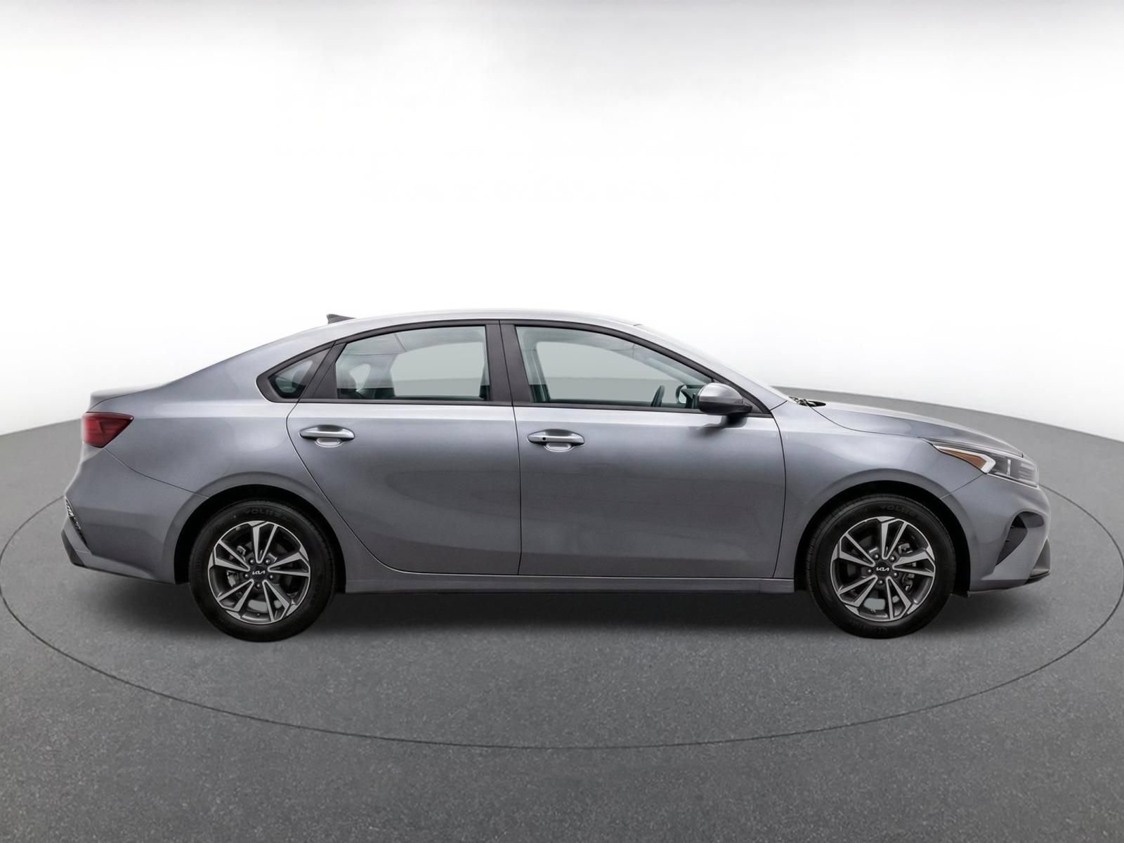 Used 2024 Kia Forte LXS FWD image 9