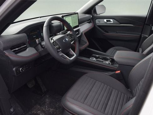 New 2026 Ford Explorer ST-Line w/ ST-Line Street Pack image 8