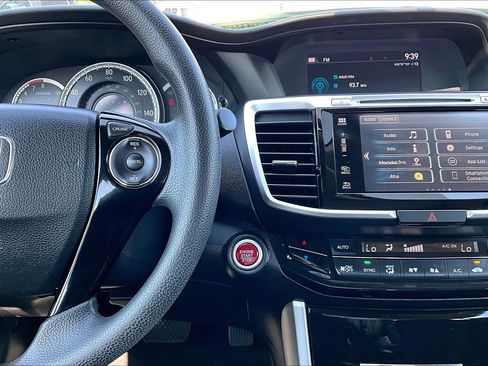 Used 2017 Honda Accord EX image 20