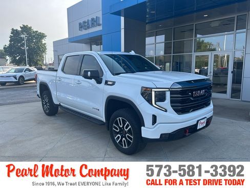Certified 2024 GMC Sierra 1500 AT4 w/ Technology Package AWD/4WD image 1