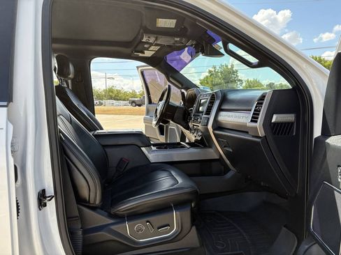 Used 2017 Ford F250 Platinum w/ FX4 Off-Road Package AWD/4WD image 6