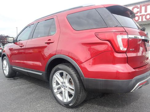 Used 2017 Ford Explorer XLT w/ Equipment Group 201A AWD/4WD image 25