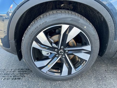New 2026 Volvo XC40 B5 Plus w/ Protection Package Premier AWD/4WD image 8