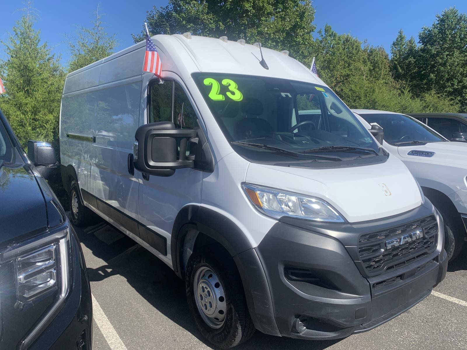 Used 2023 RAM ProMaster 2500 FWD image 2