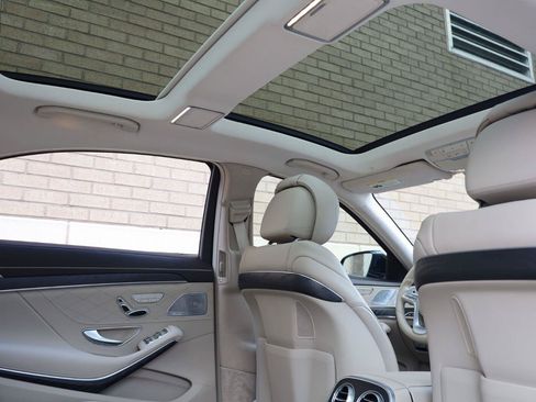 Used 2018 Mercedes-Benz S 560 Sedan image 28
