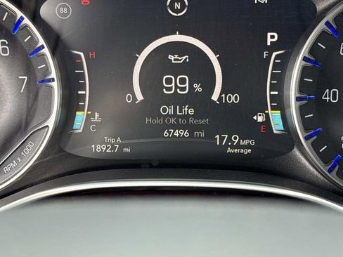 Used 2020 Chrysler Pacifica Limited image 28