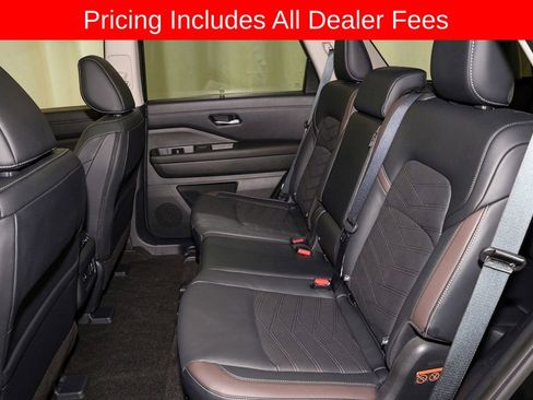 Certified 2024 Nissan Pathfinder Platinum w/ Cargo Package AWD/4WD image 10