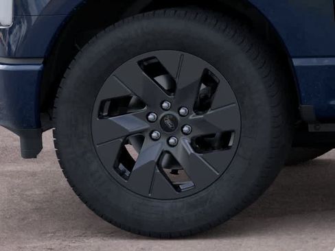 New 2025 Ford F150 Lightning Flash AWD/4WD image 19