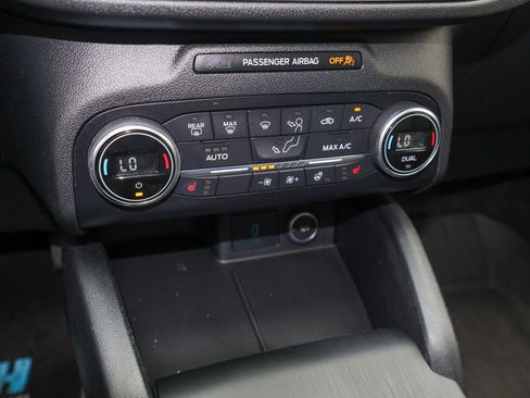 Used 2020 Ford Escape Titanium AWD/4WD image 22