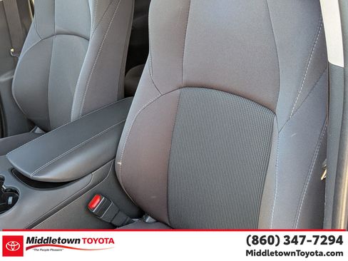 Used 2024 Toyota Venza LE AWD/4WD image 14