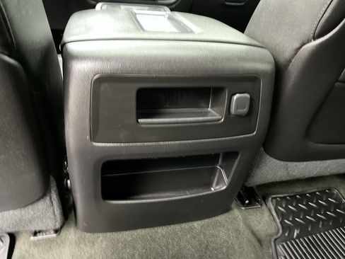Used 2015 GMC Sierra 1500 SLT w/ SLT Crew Cab Value Package AWD/4WD image 14