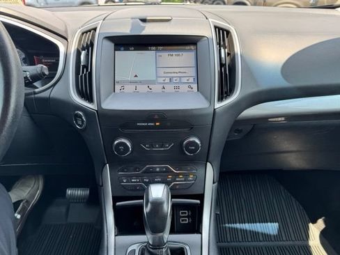 Used 2018 Ford Edge SEL w/ Equipment Group 201A AWD/4WD image 28