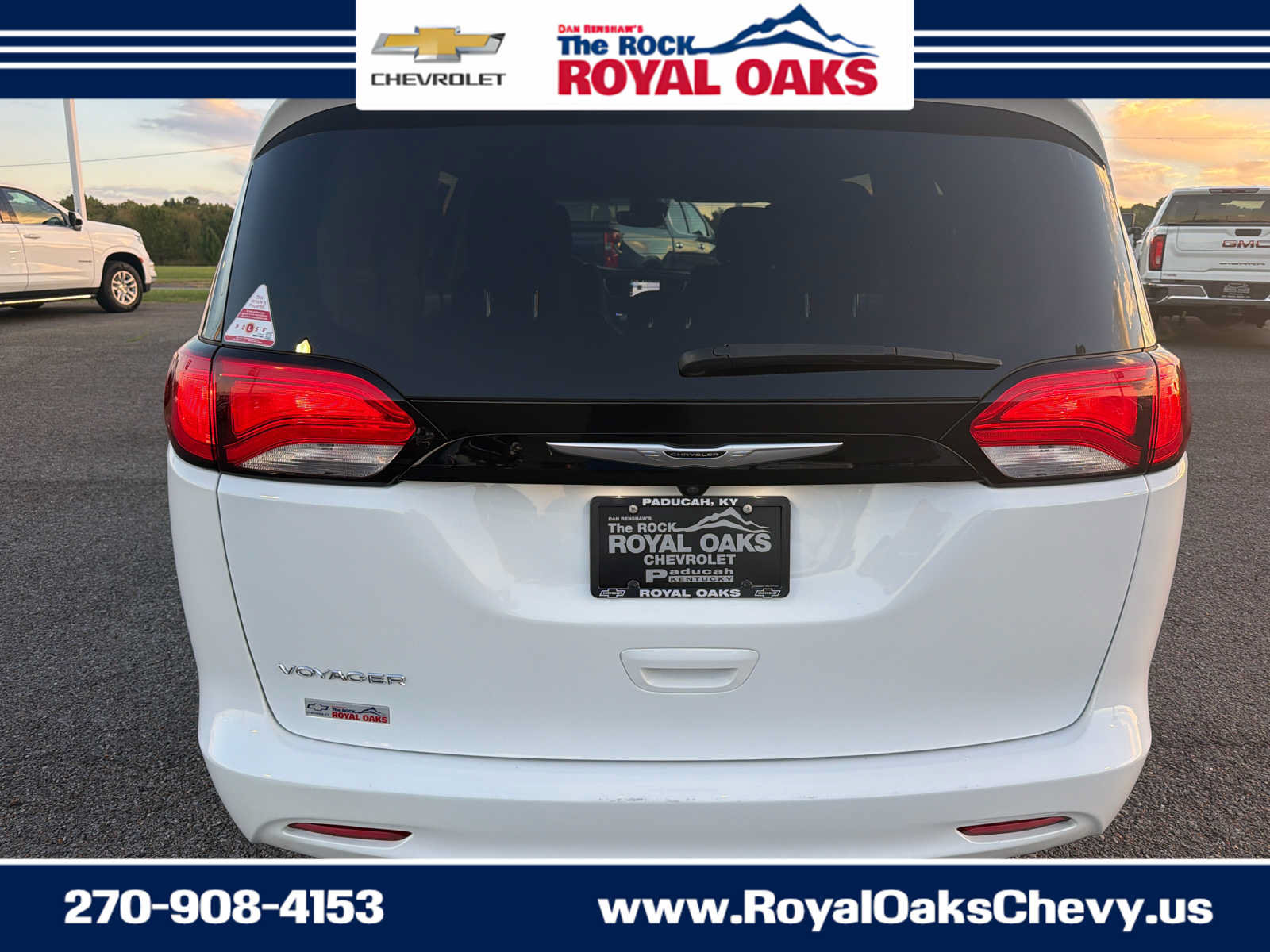 Used 2023 Chrysler Voyager LX FWD image 4