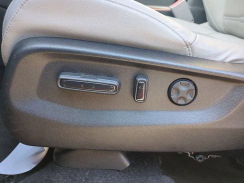 Used 2022 Honda CR-V Touring image 19