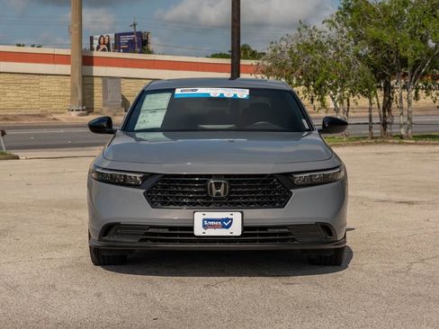 Used 2025 Honda Accord Sport image 3
