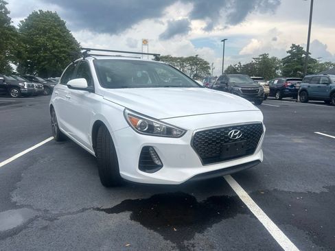 Used 2018 Hyundai Elantra GT FWD image 4