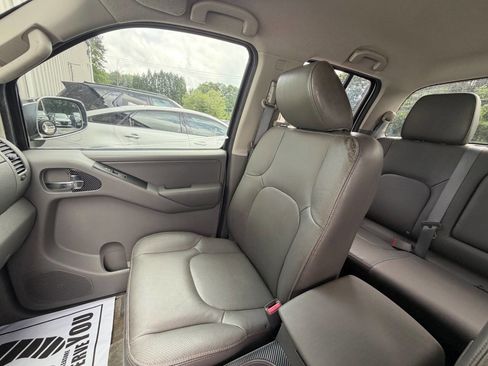 Used 2012 Nissan Frontier SL RWD image 17