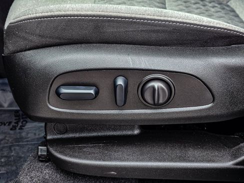 Certified 2024 Chevrolet Equinox LT image 17