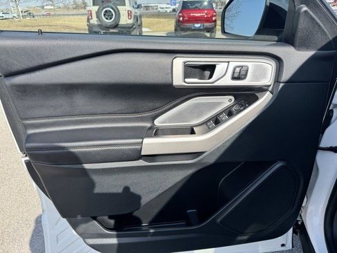 Used 2023 Ford Explorer Limited w/ Limited Technology Package image 10