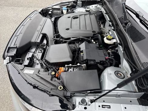 Used 2024 Volvo XC40 B5 Plus w/ Protection Package Premier AWD/4WD image 35