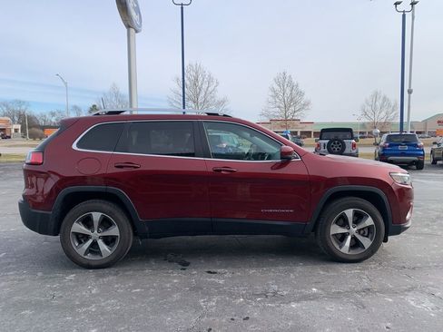 Used 2020 Jeep Cherokee Limited image 2